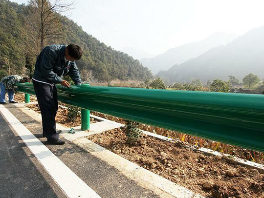 西藏公路防撞護欄